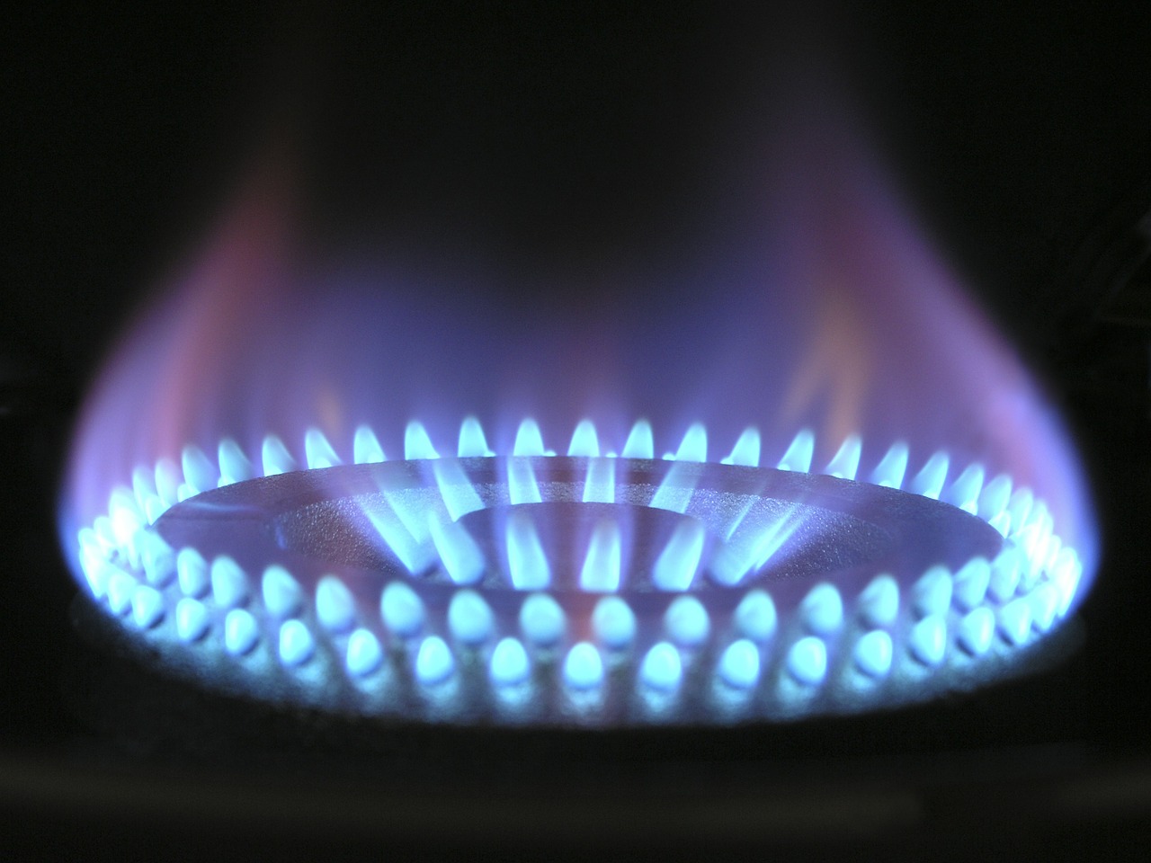 Piec gazowy –  ogrzewanie gazowe. Cena gazu do ogrzewania domu