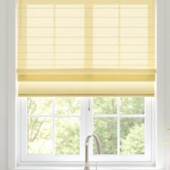 Osłony okienne do kuchni: praktyczne rozwiązania odporne na wilgoć i zabrudzenia z kontrolą światła i prywatności